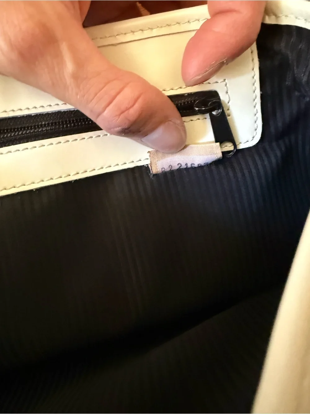 Dooney & Bourke Parasole 90s white leather handbag